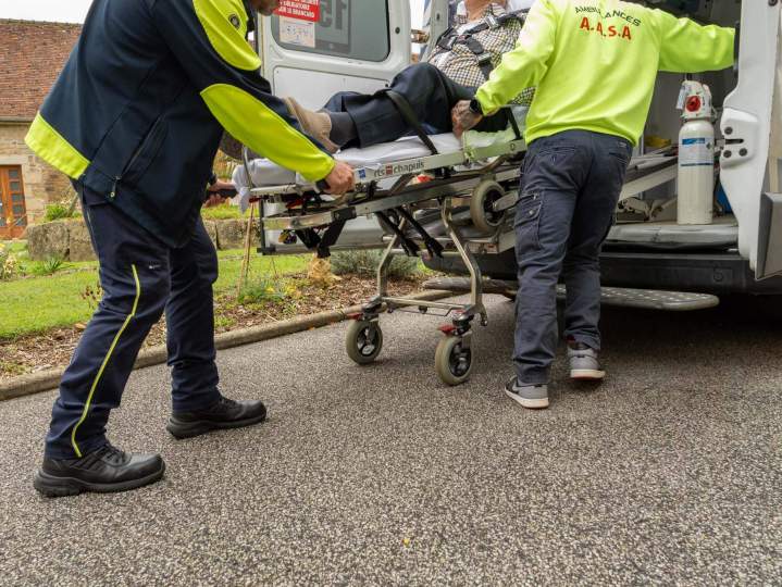 Ambulanciers urgence Cerisé