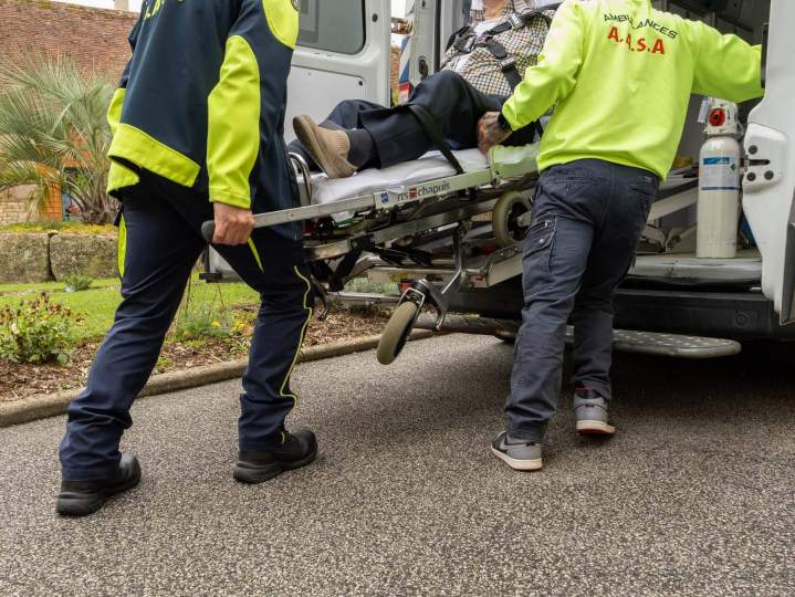 Ambulanciers Cerisé