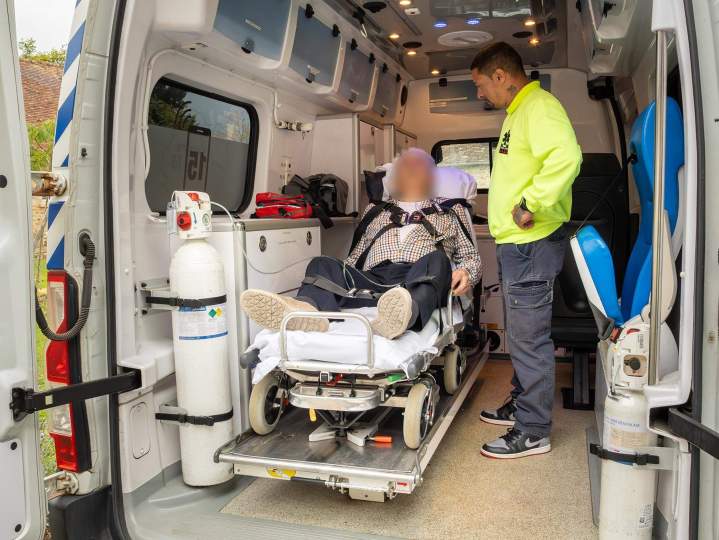 Transport de malades Cerisé